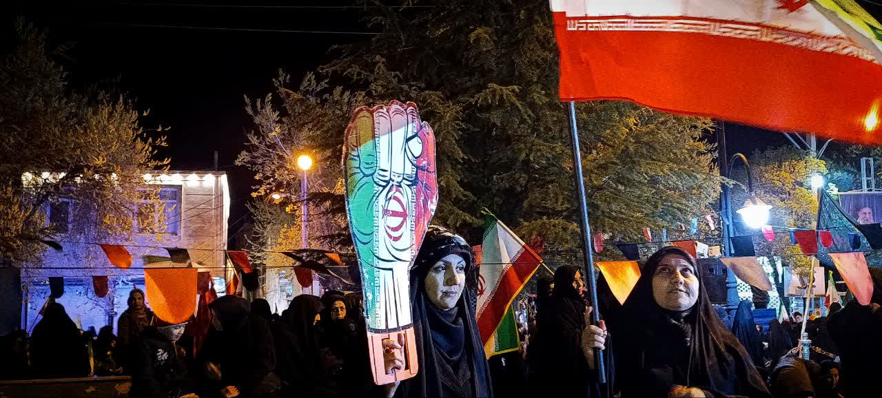 پرچمداری مردم اقلید در شب شهادت امام جعفر صادق(ع)